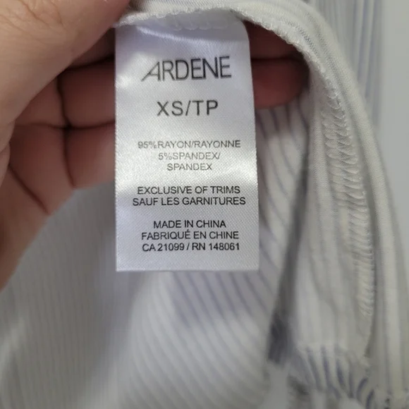 Embroidered off the shoulder blouse xs NEW with tags - Picture 10 of 10